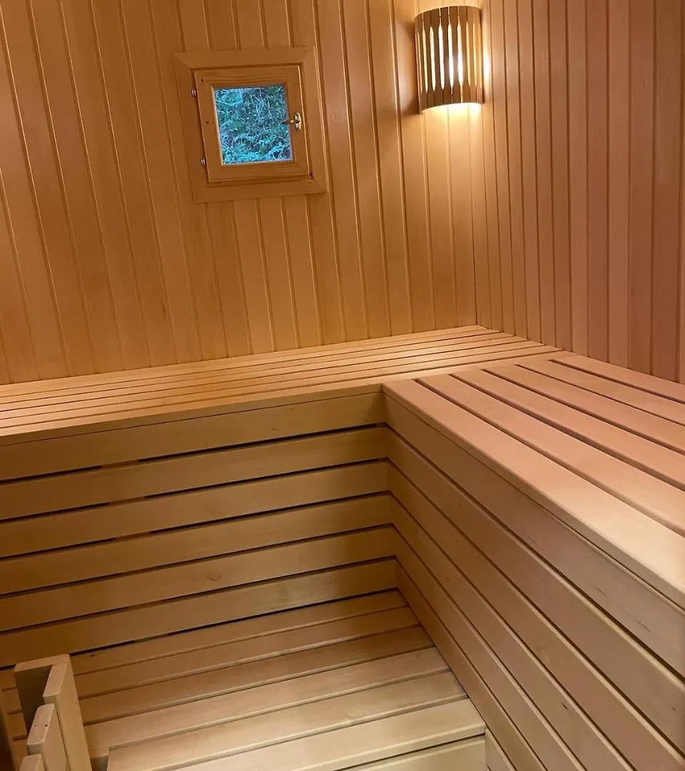Green Zyland Apartment باتومي جورجيا